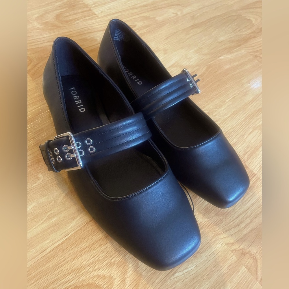 TORRID Size 8.5 WW -NWT- 8.5WW Mary Jane Flats